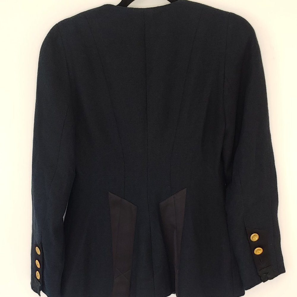 Vintage 1994 Chanel Navy Blue Boucle Jacket - Picture 4 of 14